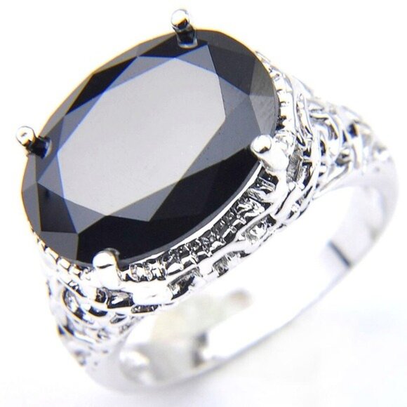 Black Onyx Oval Sterling Silver Cocktail Ring - Picture 5 of 8